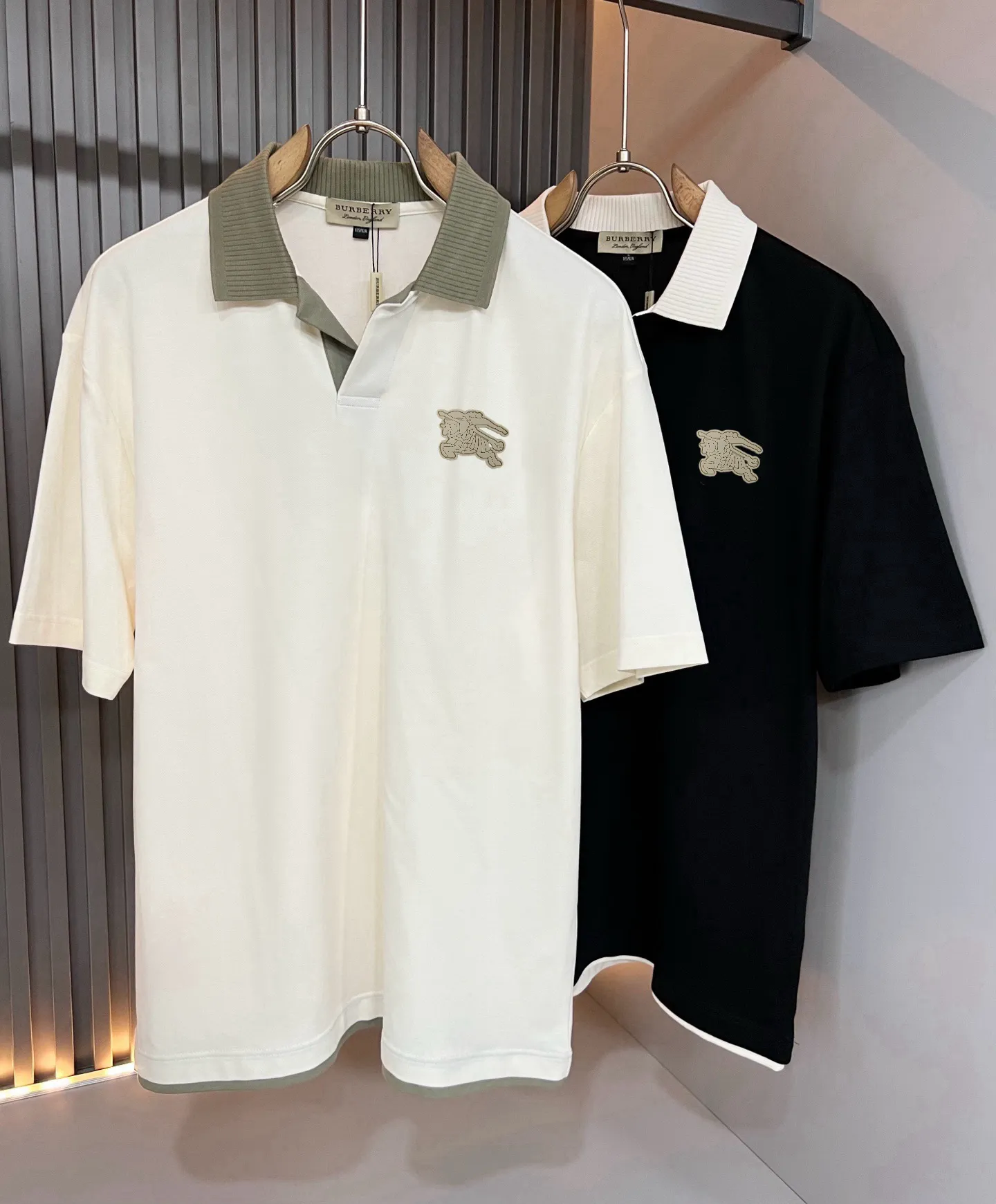 P125， Bur*erry * 2026 New Arrival Polo ， ！ , ！ ！ Breathable , ！ logo ！ ! ！ Premium .Size:M-3XL
